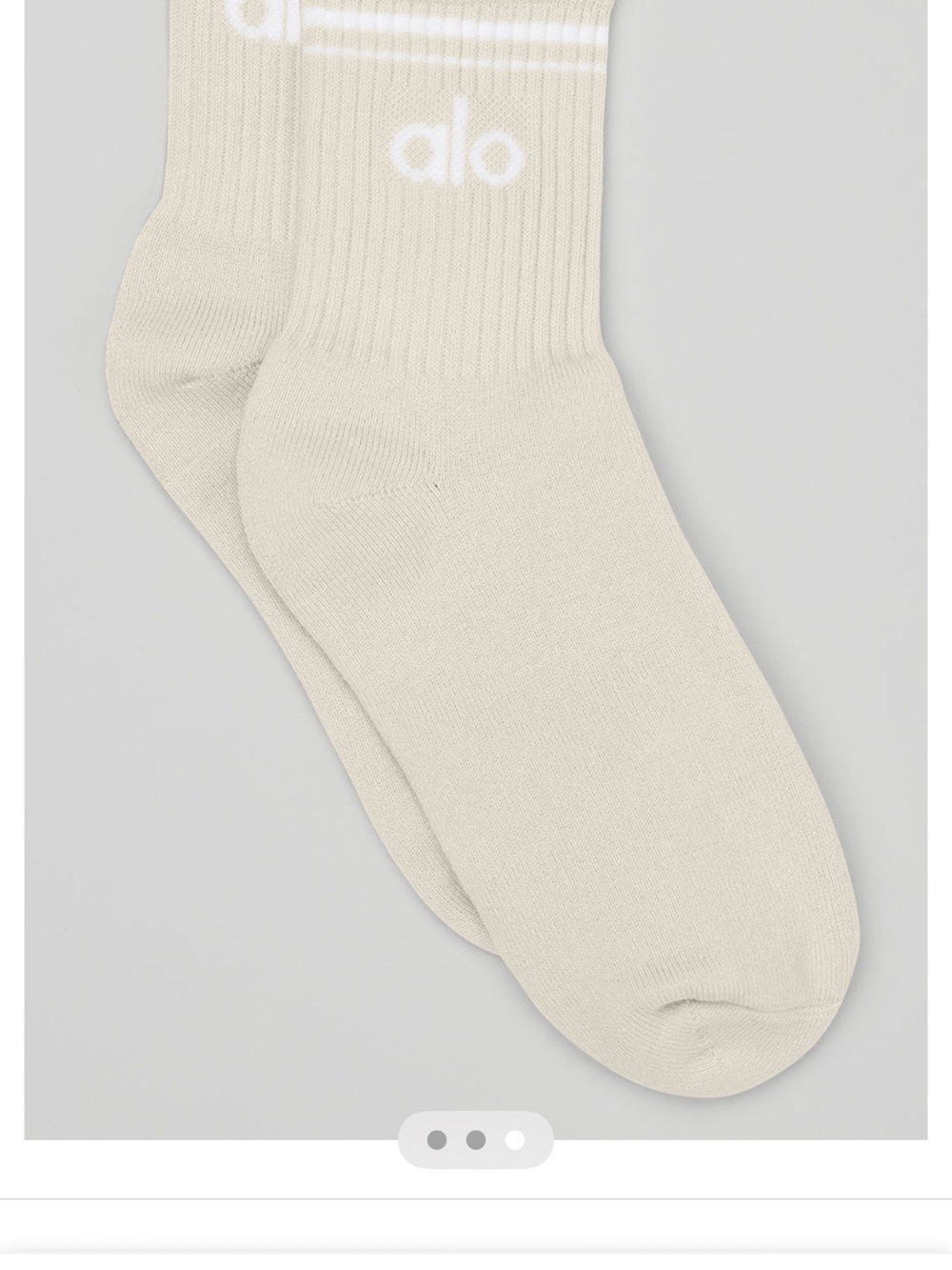 ALO Yoga  Crew Socks in Cream.